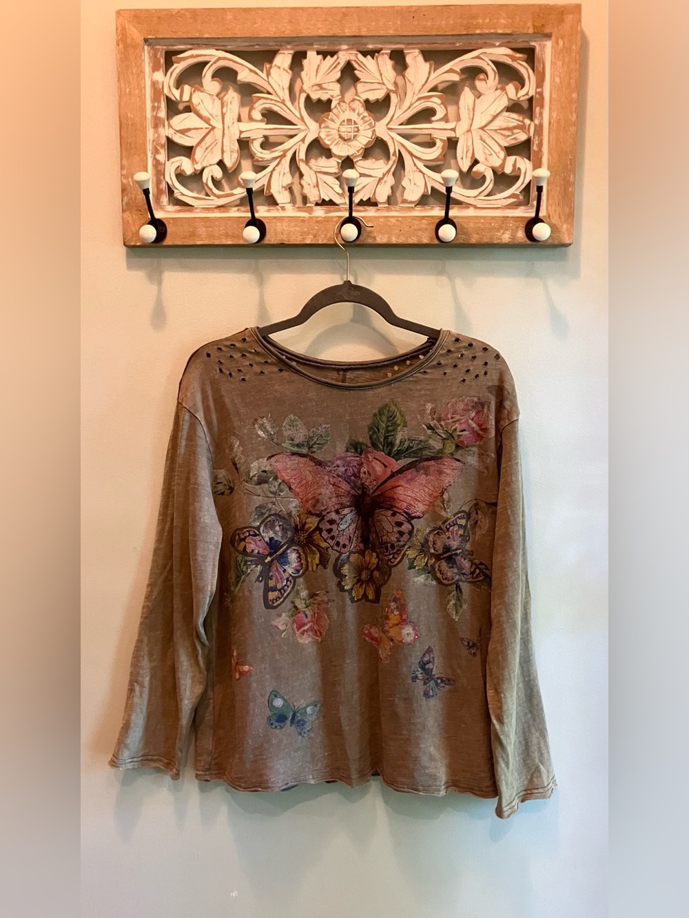 Boutique Boho Butterfly Print Long Sleeve Tee EUC Size small oversized fit